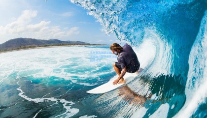 【mk体育】意甲联赛激战正酣，尤文图斯与国际米兰上演巅峰对决