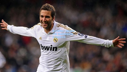  mk体育平台：哈兰德梅开二度助曼城大胜 挪威神锋继续领跑英超射手榜